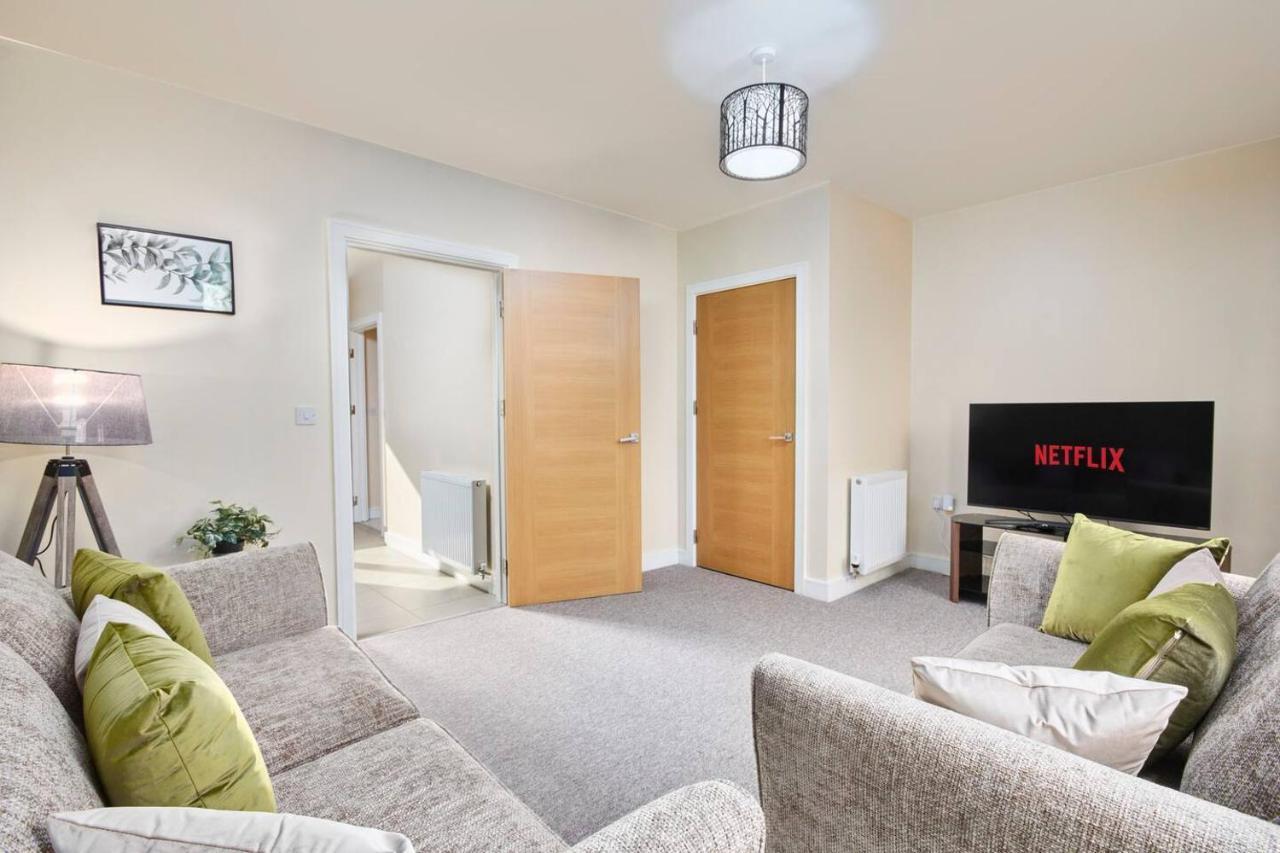 Stylish Centre House - Parking & Garden *