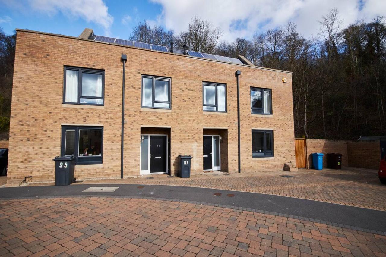 Stylish Centre House - Parking & Garden Apartment *