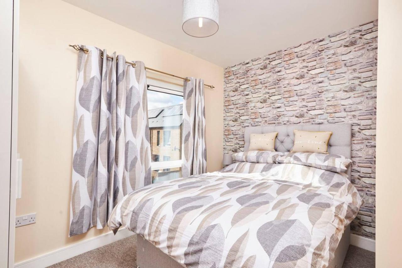 Stylish Centre House - Parking & Garden Sheffield