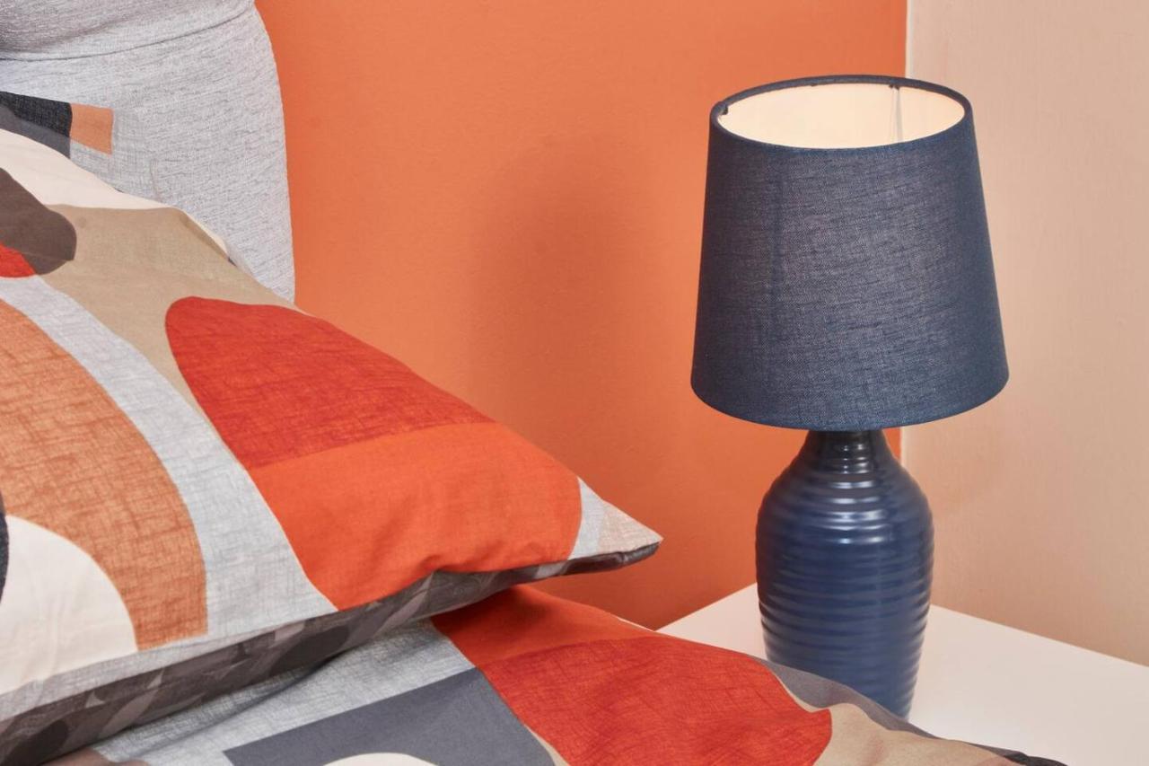 Apartment Stylish Centre House - Parking & Garden *
